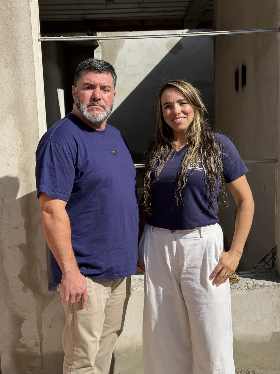 Cláudia Mara Vellido e Marcos Vellido, S2B Engenharia, em uma obra residencial
